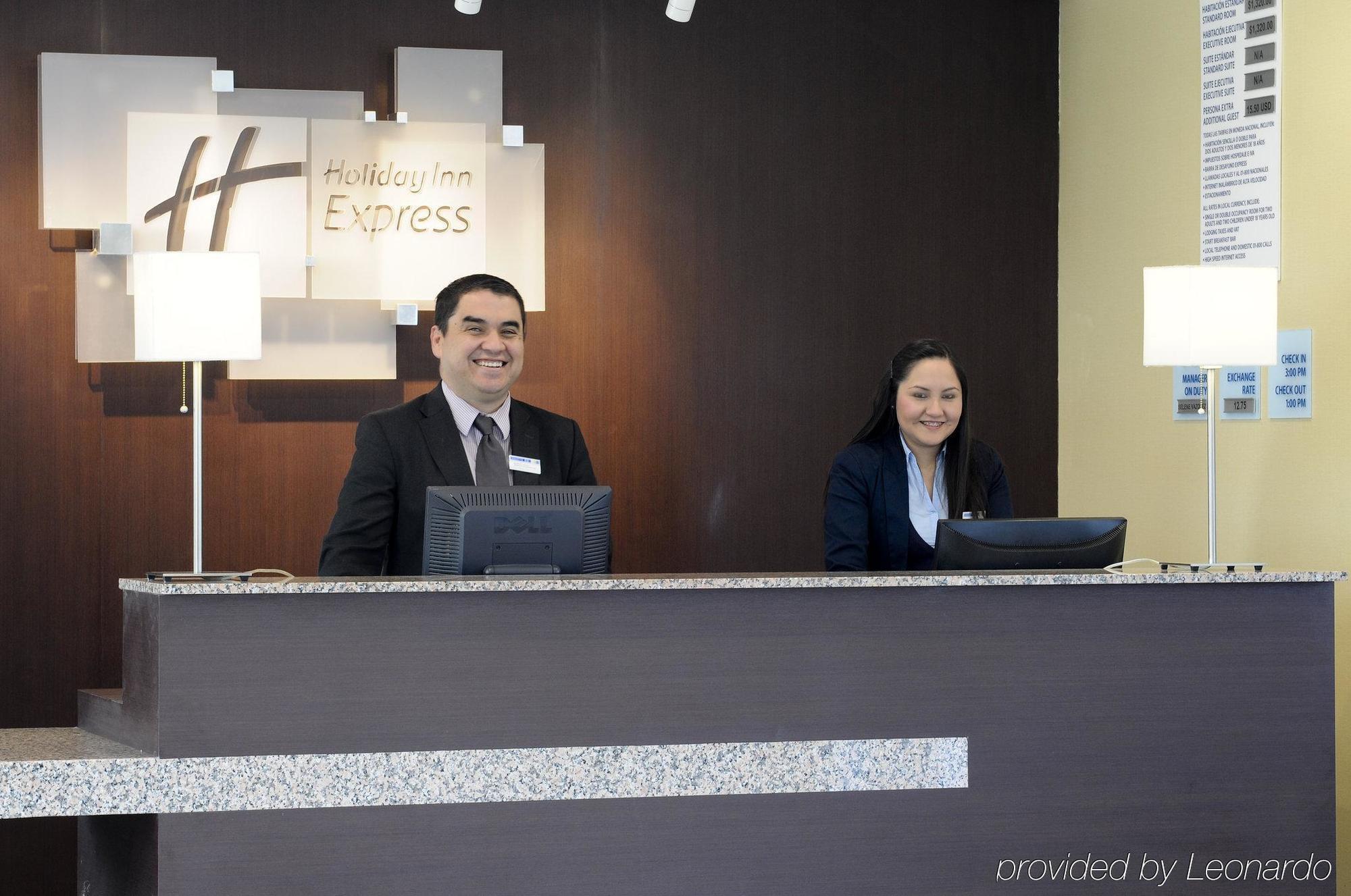 Holiday Inn Express Toluca By Ihg Exterior photo