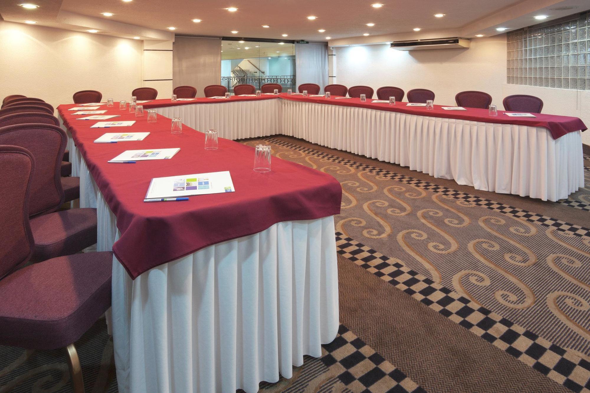 Holiday Inn Express Toluca By Ihg Exterior photo
